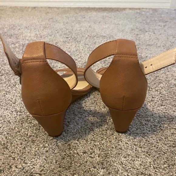 Nine West Wedge Heel - Picture 3 of 6